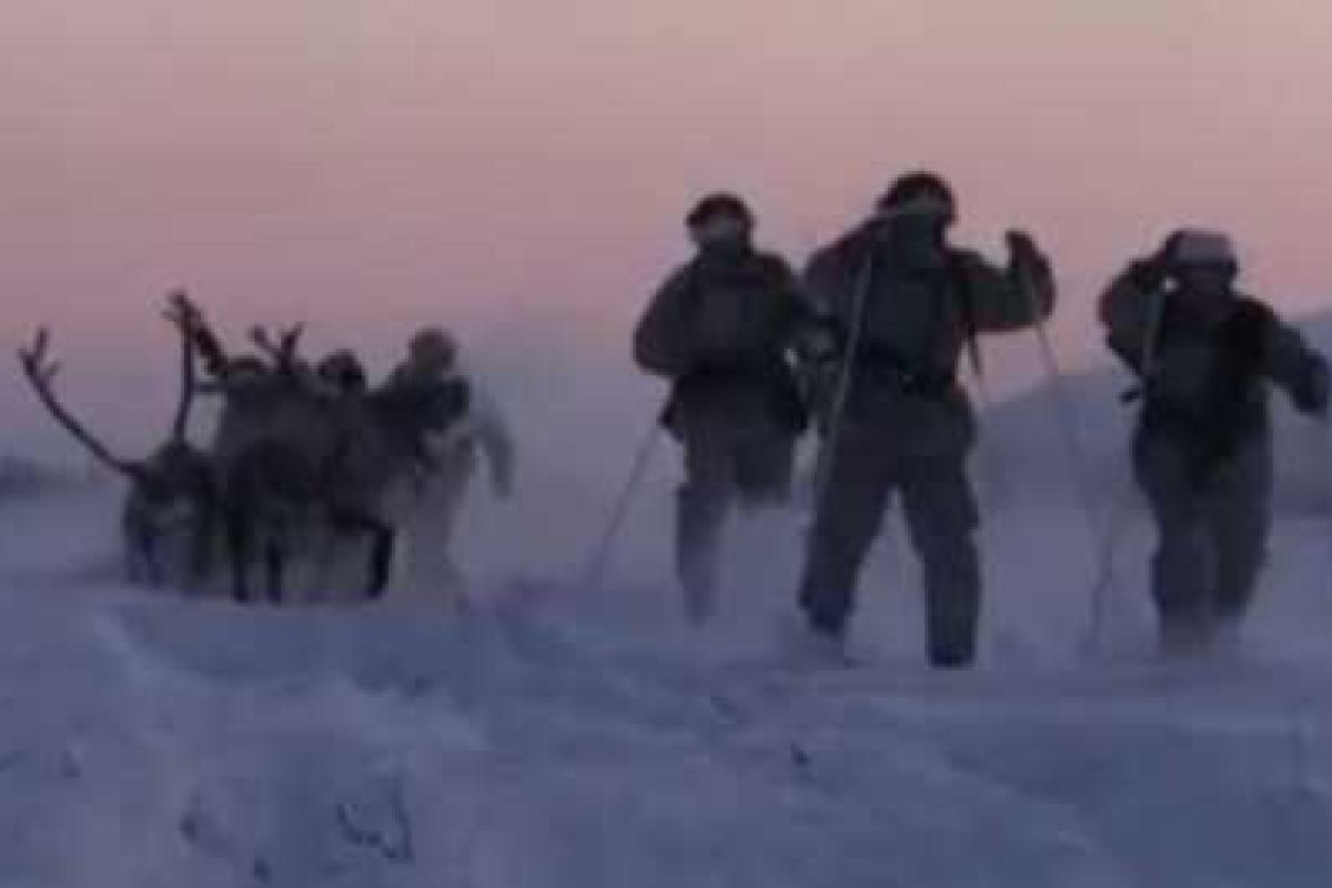 Российские военнослужащие учатся воевать на оленях