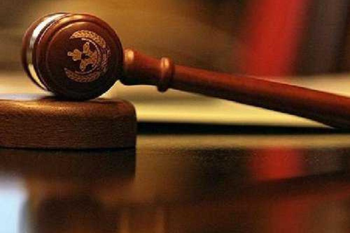 В России суд обязал ответчика молиться за истца в счет оплаты долга 