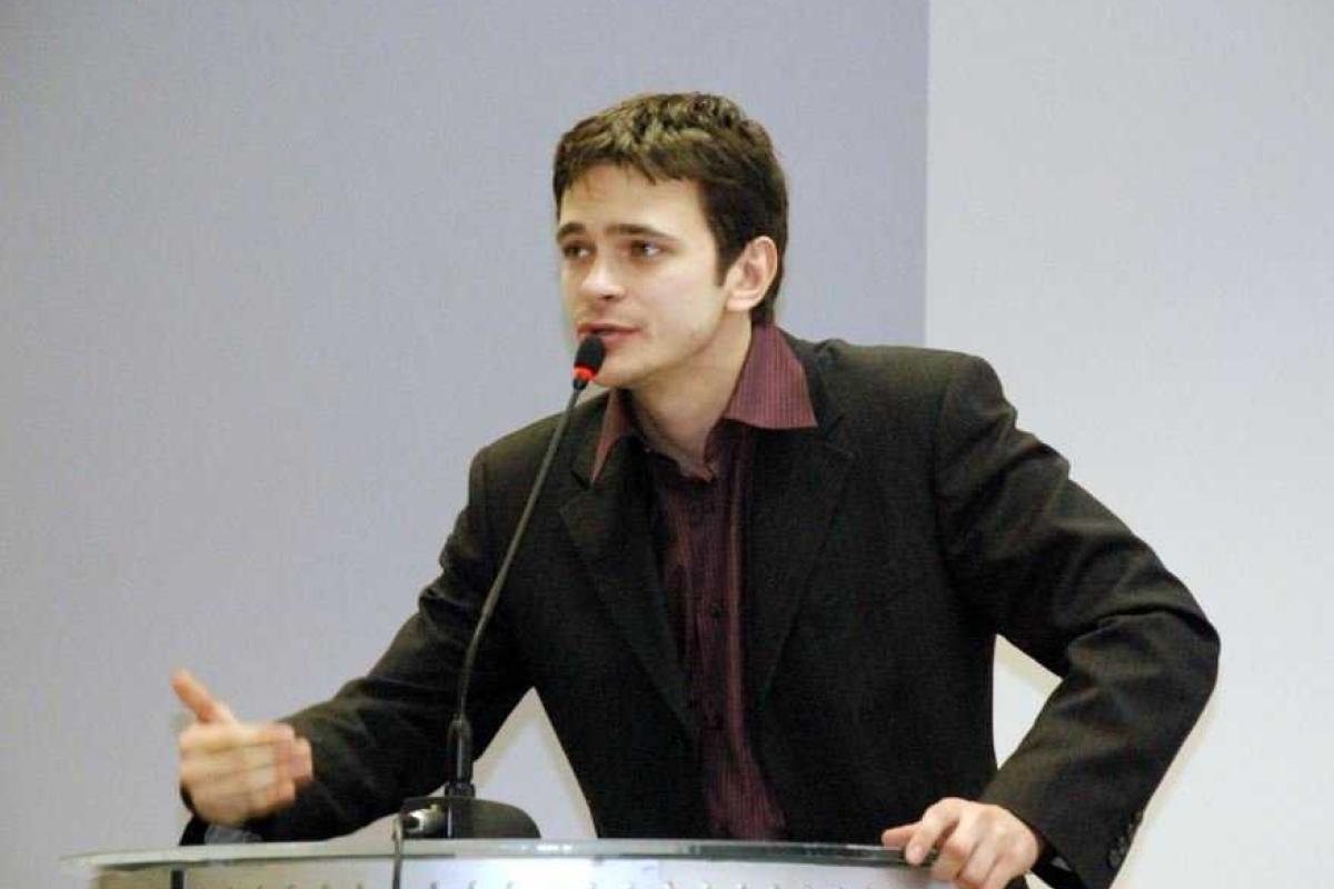 В салоне машины Ильи Яшина вместо оружия нашли доклад про Путина  В салоне машины Ильи Яшина вместо оружия нашли доклад про Путина