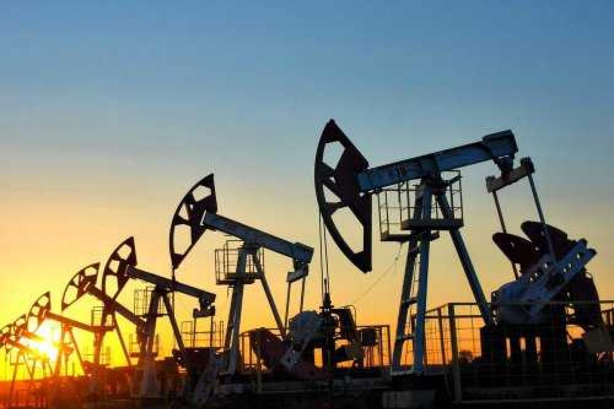 Россия и Саудовская Аравия договорились о заморозке добычи нефти 