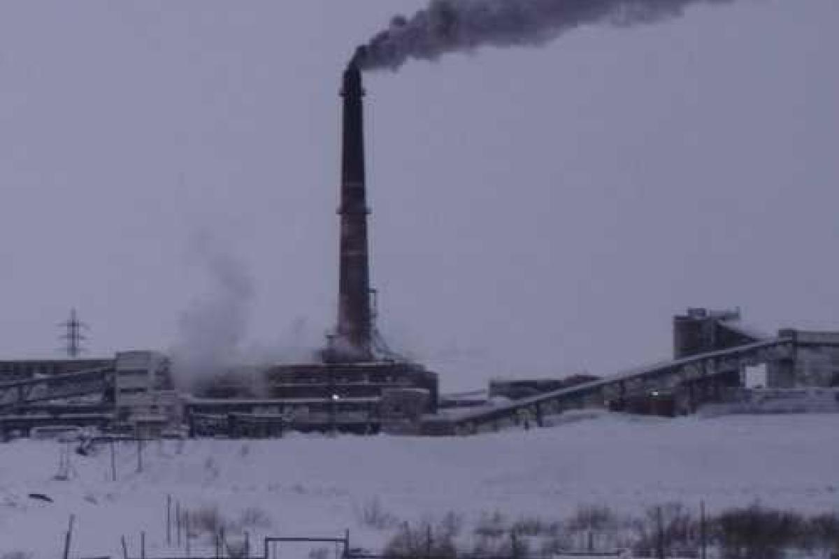 В Воркуте в шахте произошел горный удар, под землей находятся 90 человек