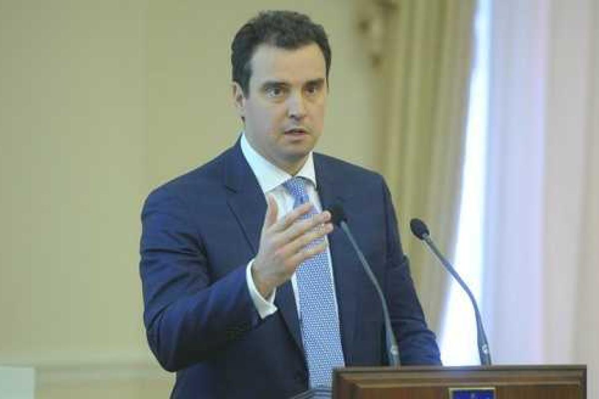 Нардеп: Речь Яценюка насмешила Абромавичуса