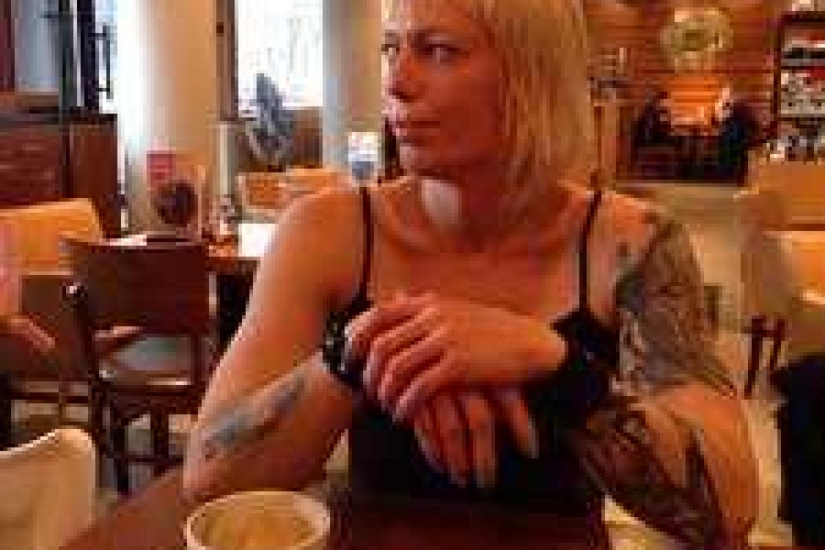 В России жестоко убили звезду интернета - транссексуала Анжелу