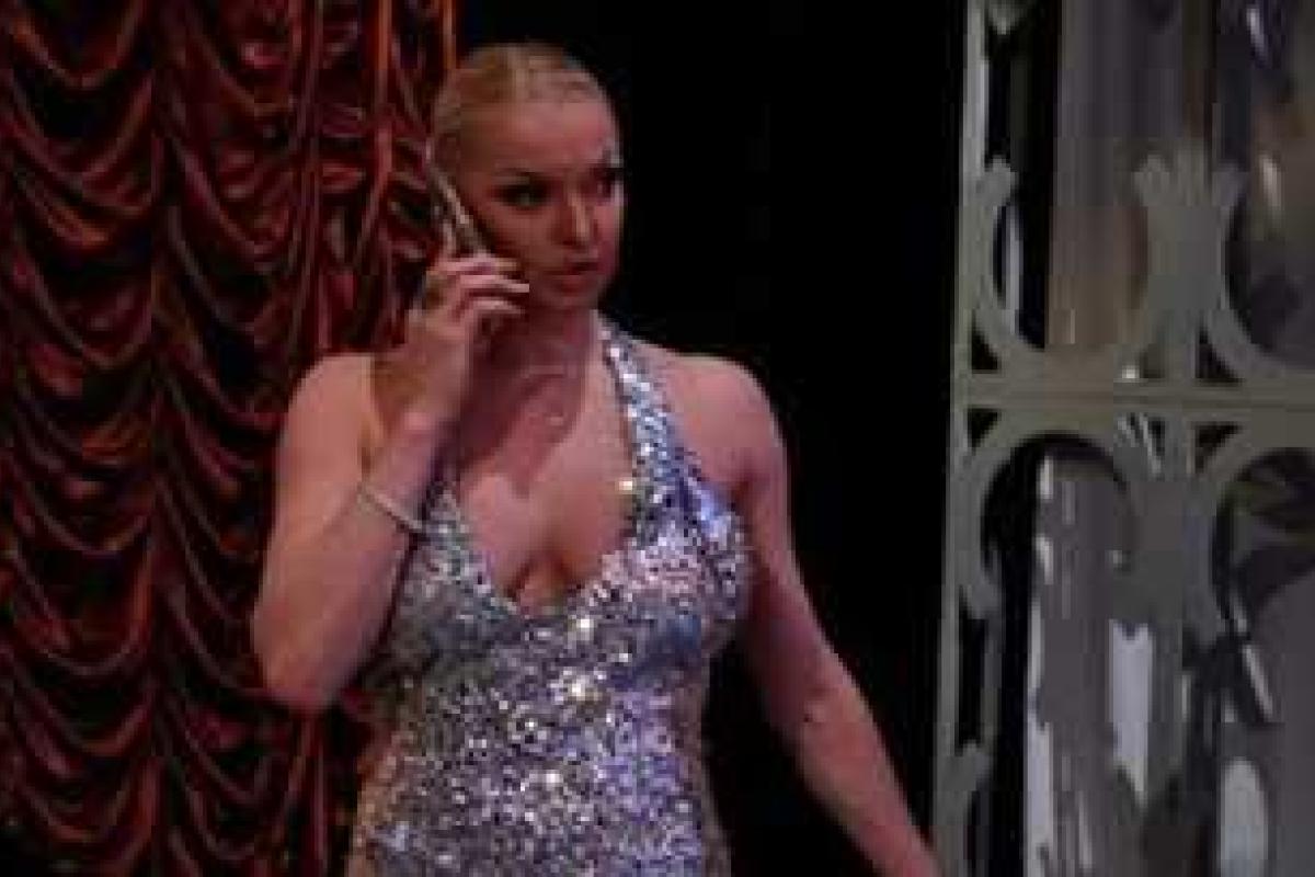 Фанатов Волочковой повергло в ужас новое фото балерины в платье с глубоким декольте