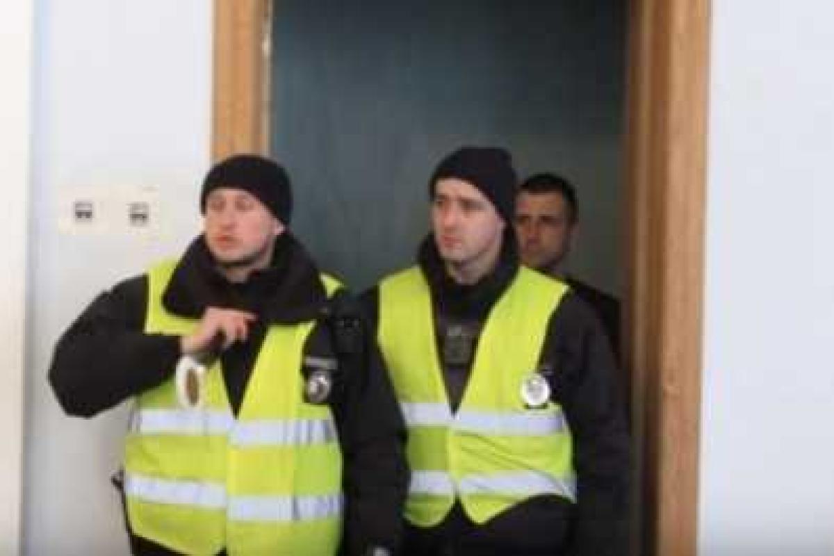 На Волыни полицейские оштрафовали депутатов прямо во время сессии