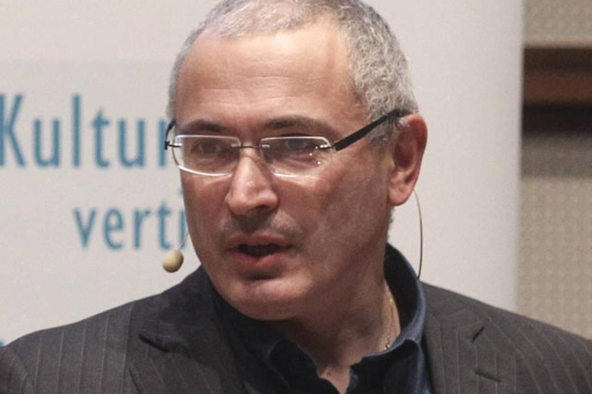 Ходорковский высказался за неприкосновенность Путина и Медведева после смены власти Ходорковский высказался за неприкосновенность Путина и Медведева после смены власти