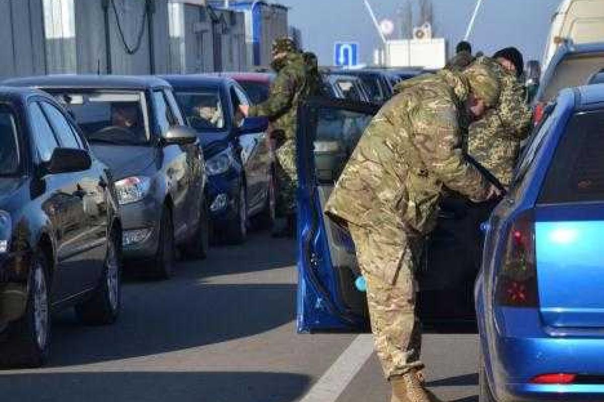 В "ДНР" запретят выезд мужчинам без спецразрешения