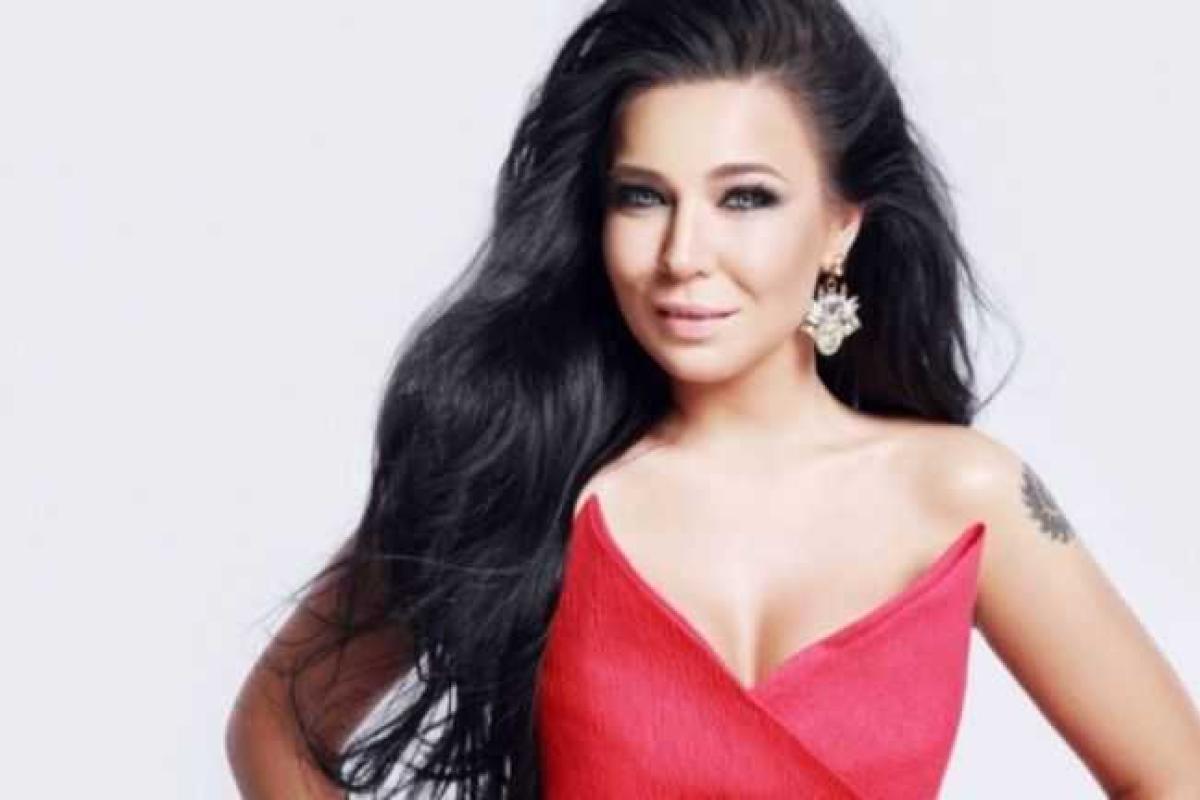 Елку с мужем могли поссорить жилищные дела, - соседи