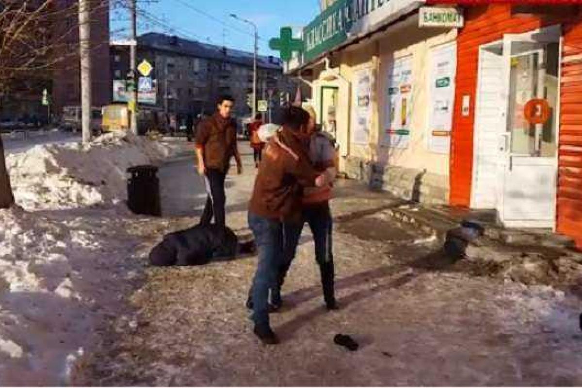 В Челябинске охрана жестоко избила покупателей из-за колбасы