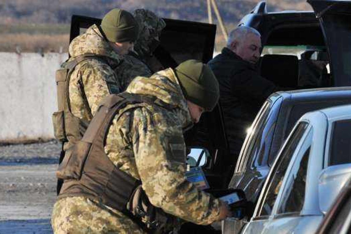 Пограничники рассказали о ситуации на КПВВ в зоне АТО Пограничники рассказали о ситуации на КПВВ в зоне АТО