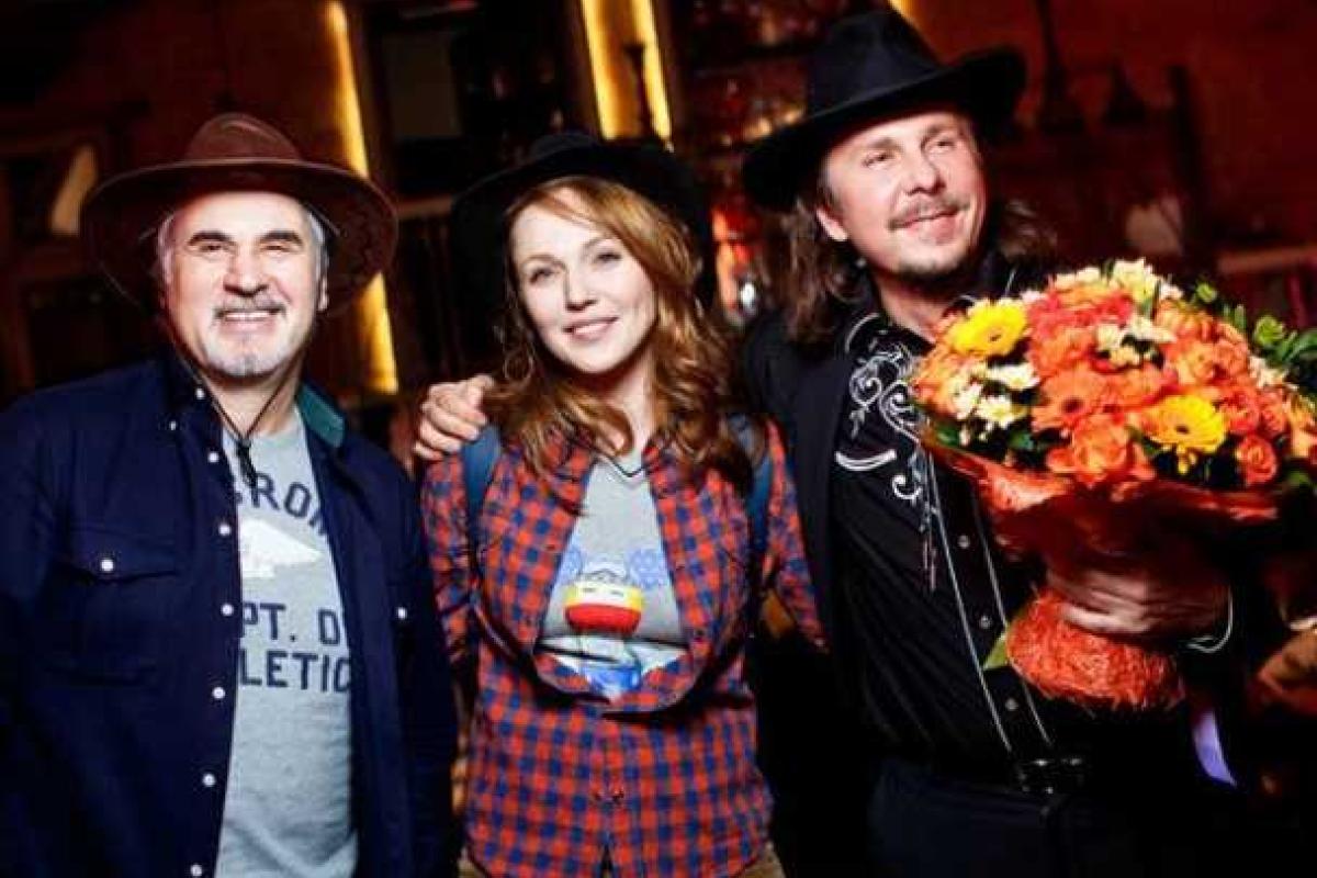 Альбина Джанабаева впервые за долгое время вышла в свет с Валерием Меладзе