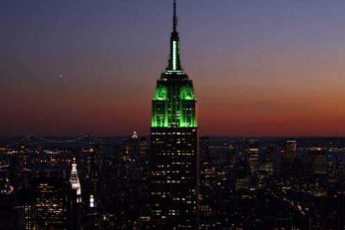 В главный небоскреб Нью-Йорка врезался беспилотник