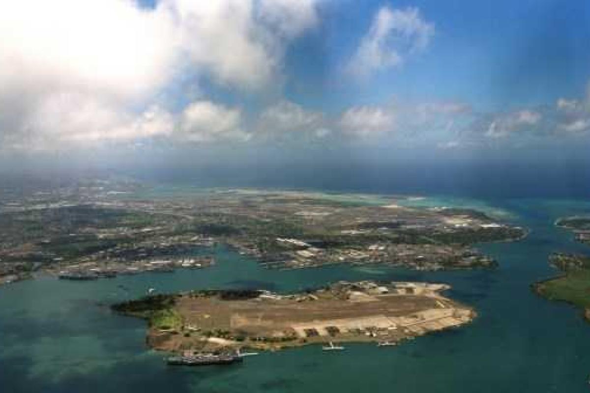 Рядом с военной базой на Гавайских островах разбился гражданский вертолет