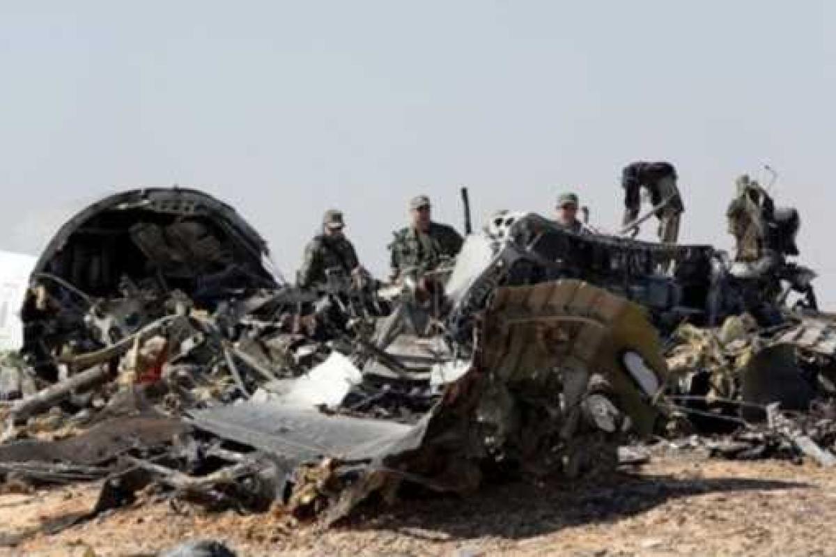 Семьям жертв крушения А321 раздадут кованых журавлей