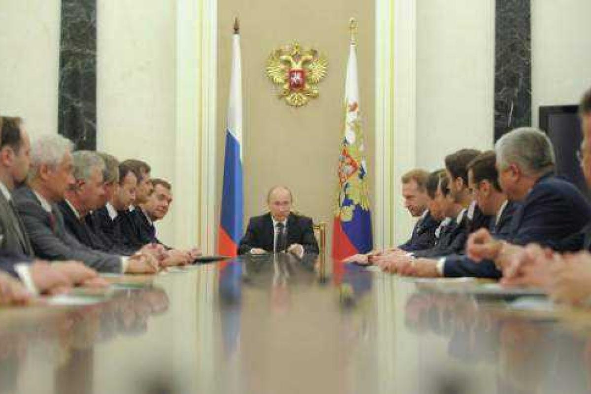 Бюджет РФ трещит по швам: правительство предлагает урезать расходы на содержание Крыма и Донбасса Бюджет РФ трещит по швам: правительство предлагает урезать расходы на содержание Крыма и Донбасса