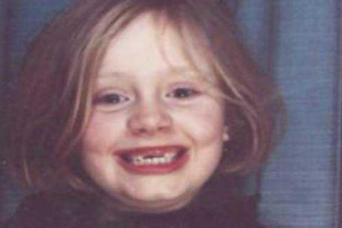 Адель презентовала новую песню и показала детскую фотографию