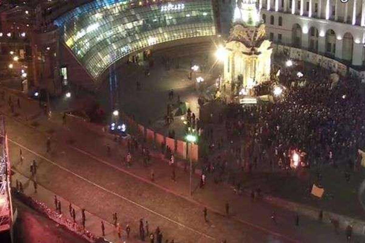 Призывы Майдана: отказаться от Минских соглашений и ввести военное положение в Крыму и Донбассе Призывы Майдана: отказаться от Минских соглашений и ввести военное положение в Крыму и Донбассе