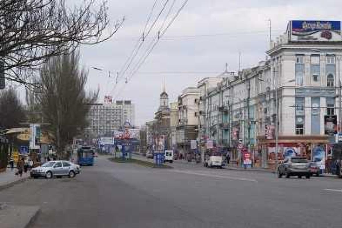 Завтра в центре Донецка будет перекрыто движение транспорта Завтра в центре Донецка будет перекрыто движение транспорта