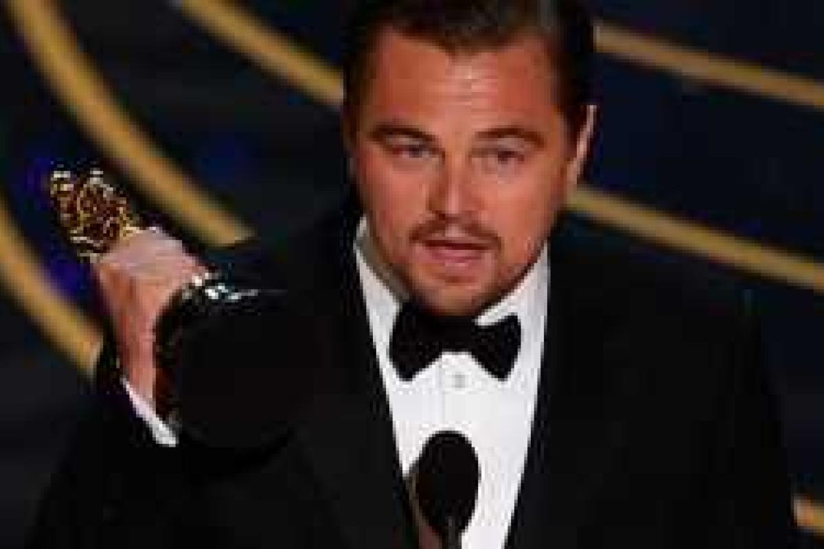 В сети появилось видео вручения Леонардо Ди Каприо премии "Оскар" В сети появилось видео вручения Леонардо Ди Каприо премии "Оскар"