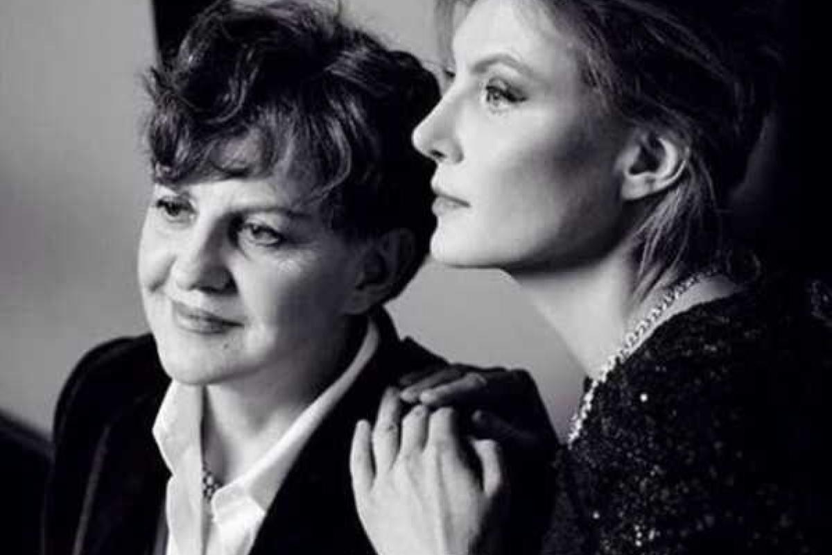 Рената Литвинова впервые показала фото с мамой