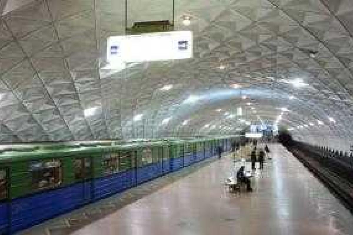 В Киеве из-за задымления закрыта станция «Площадь Льва Толстого» В Киеве из-за задымления закрыта станция «Площадь Льва Толстого»