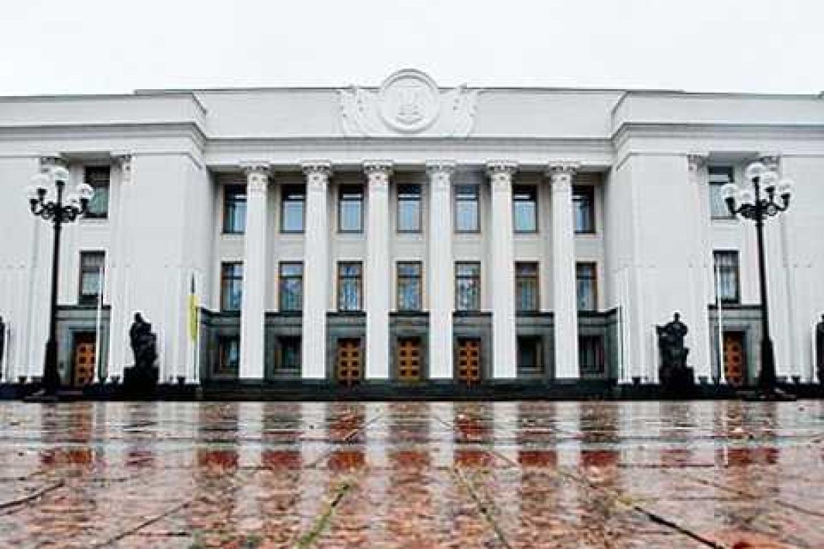 Парламент принял закон о военной службе и призыве