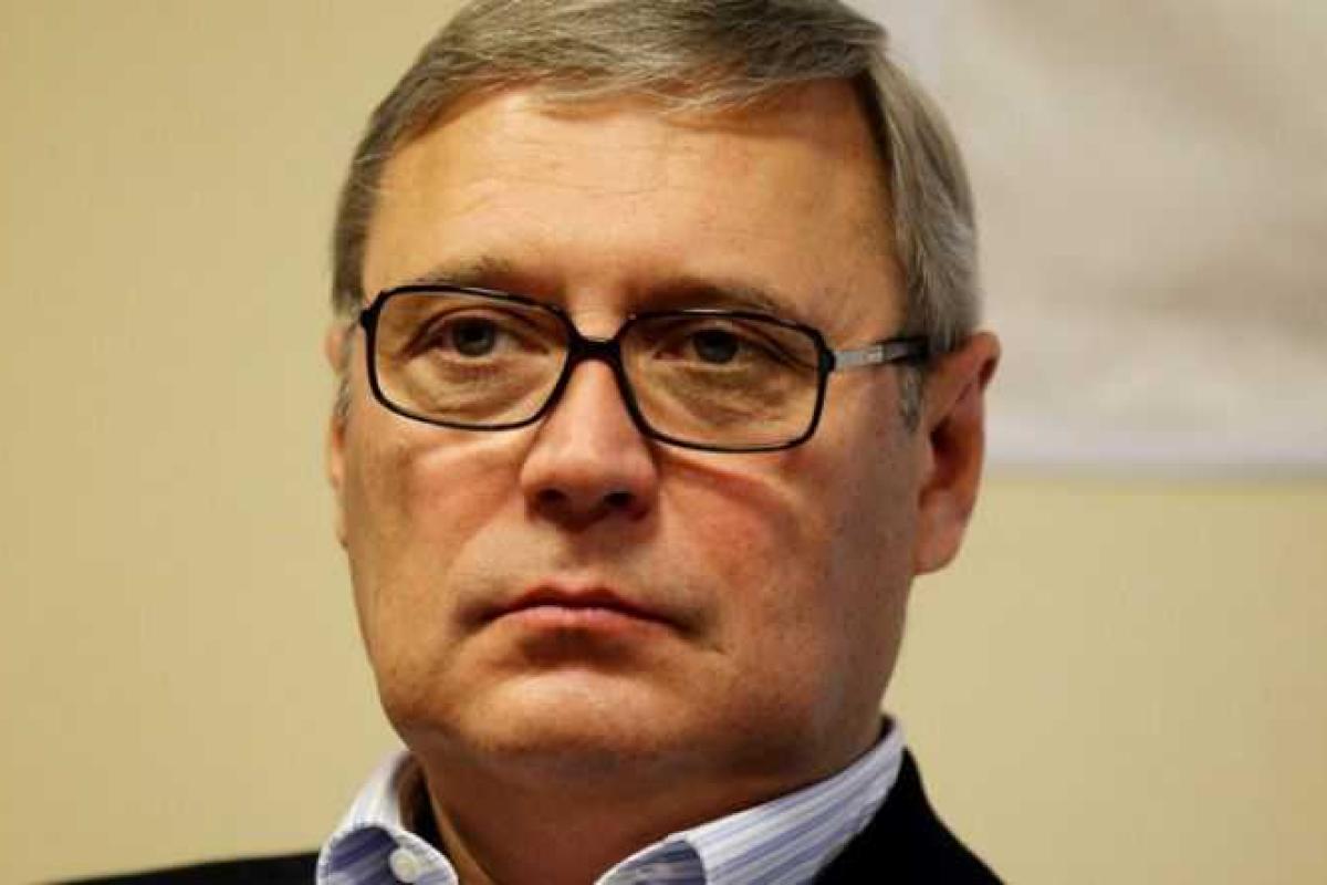 Саша Сотник прокомментировал инцидент с "тортометанием" в Касьянова Саша Сотник прокомментировал инцидент с "тортометанием" в Касьянова