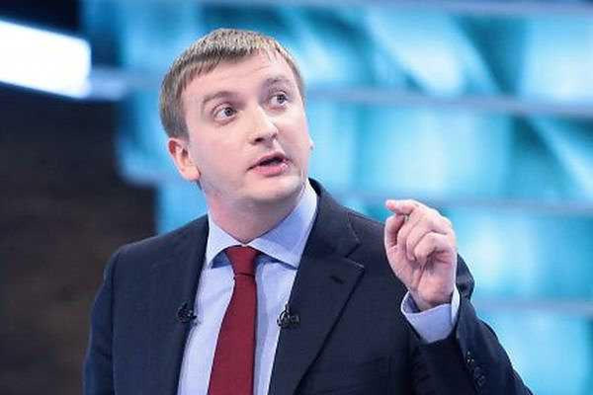 Активисты закрыли министра юстиции в кабинете - Соболев Активисты закрыли министра юстиции в кабинете - Соболев