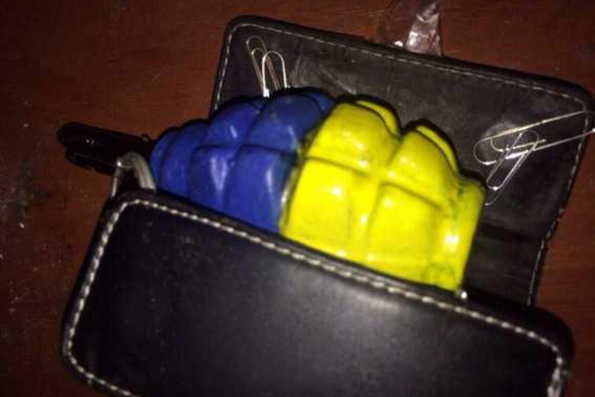 У киевлянина нашли патриотические гранаты У киевлянина нашли патриотические гранаты