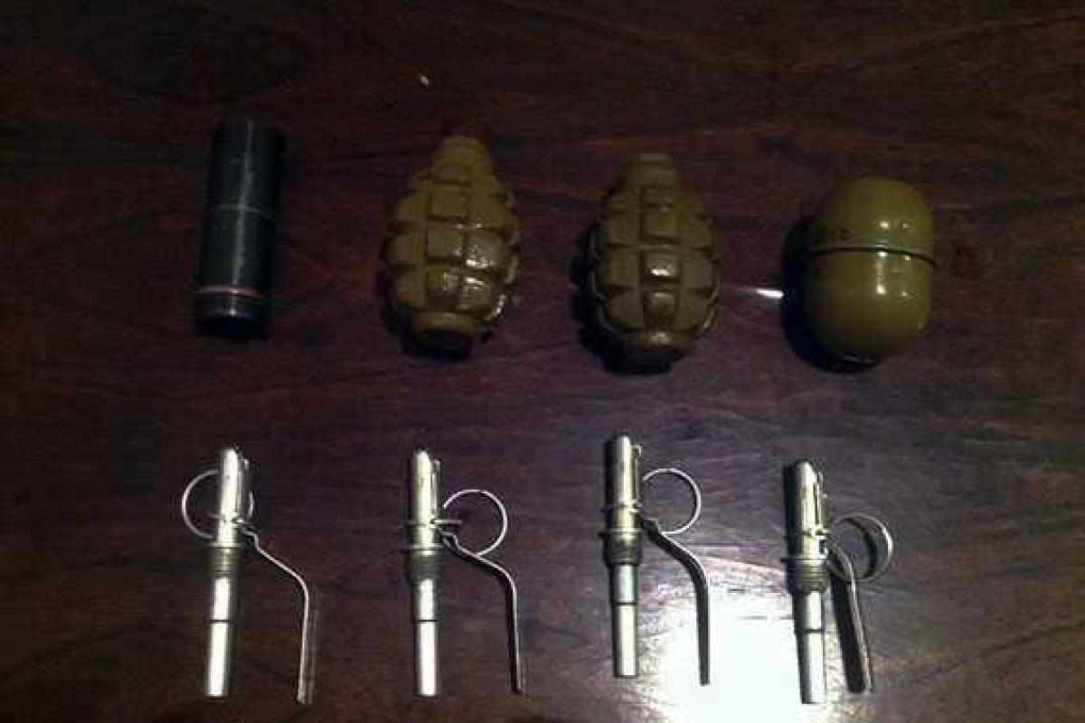 В Мариуполе на железнодорожном вокзале полиция изъяла 4 гранаты В Мариуполе на железнодорожном вокзале полиция изъяла 4 гранаты