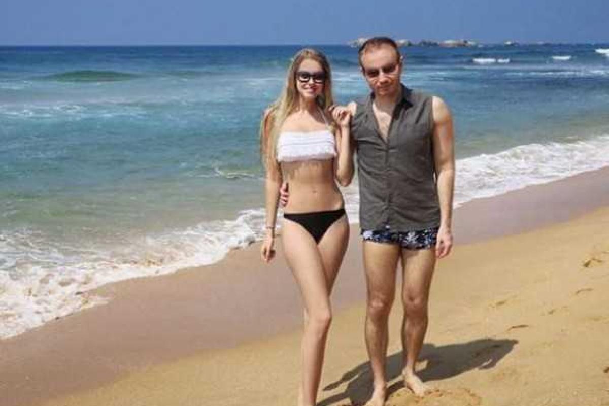 Сын Таисии Повалий восхитил пляжным фото с женой