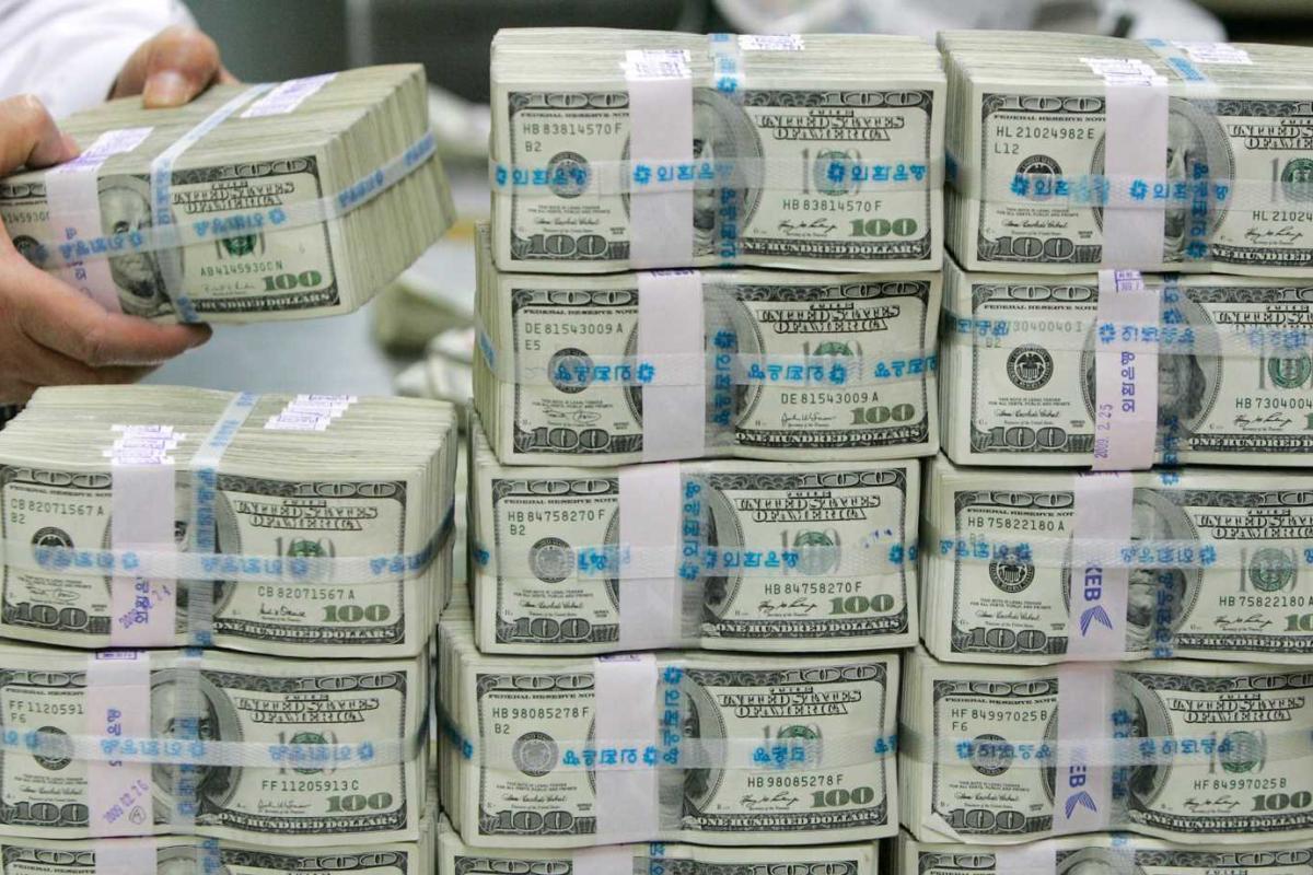 Россия попросила заем у 25 западных банков