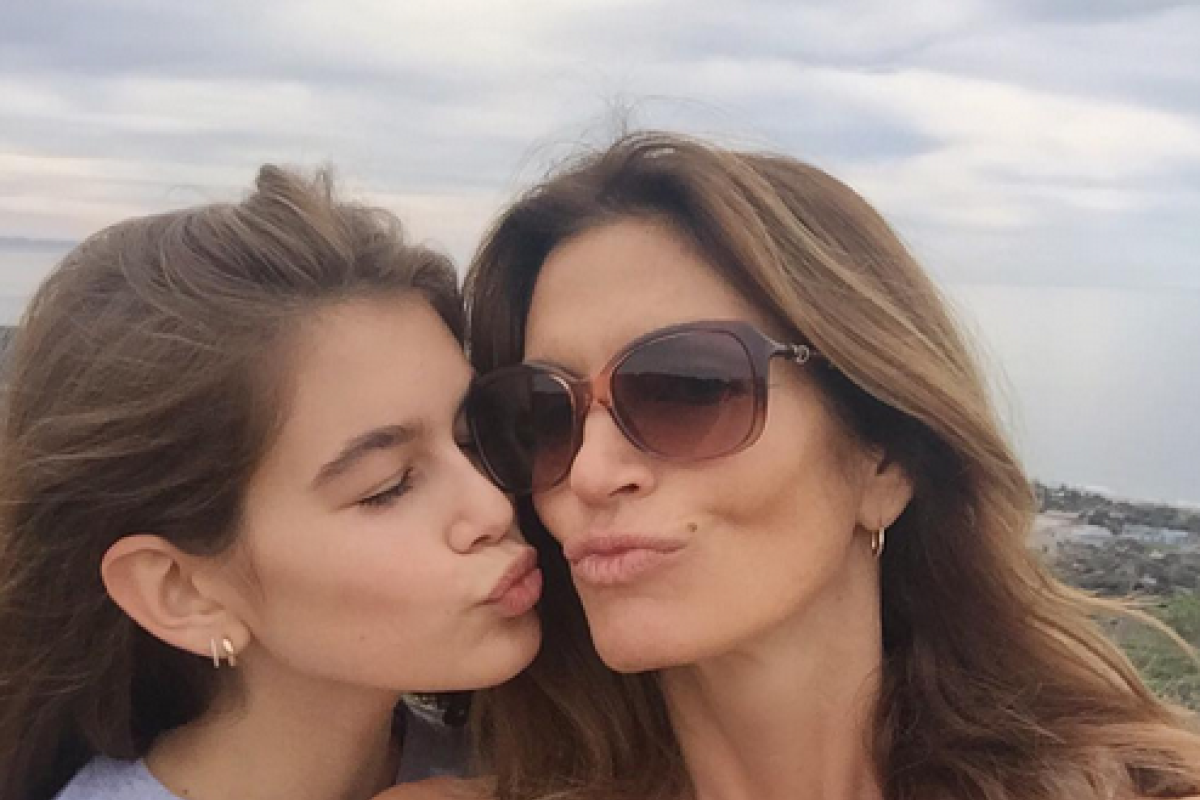 Синди Кроуфорд объявила о выходе на пенсию