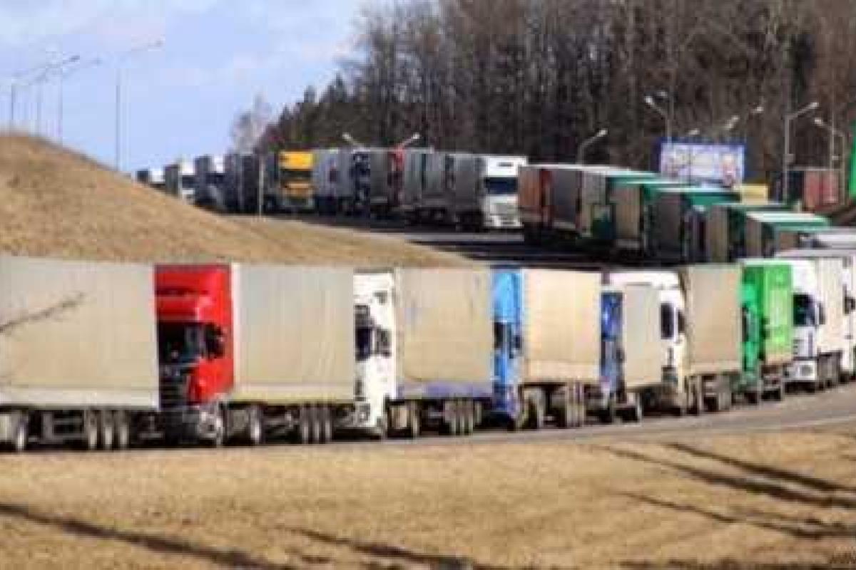 Россия начала ответную блокаду украинских грузовиков