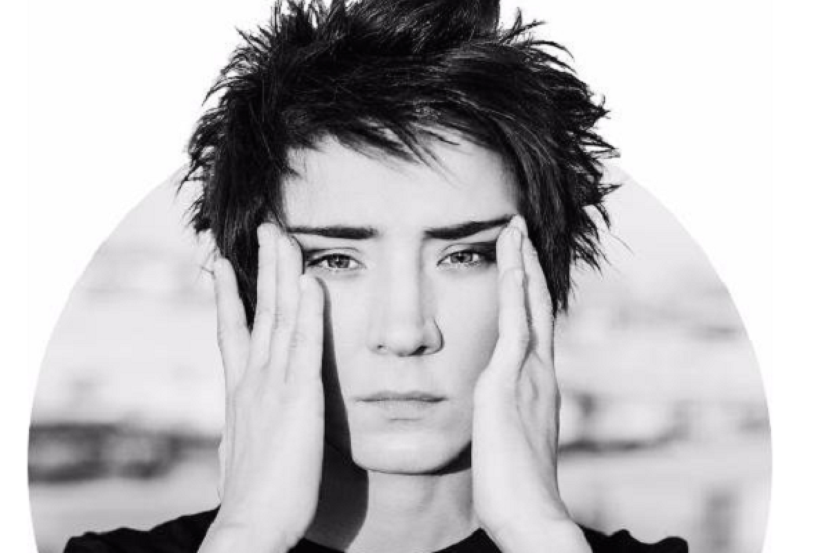 Дружбе конец: Украина может включить Земфиру в черный список исполнителей Дружбе конец: Украина может включить Земфиру в черный список исполнителей