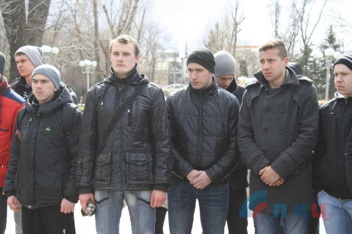 В оккупированном Луганске студенты вышли на акцию