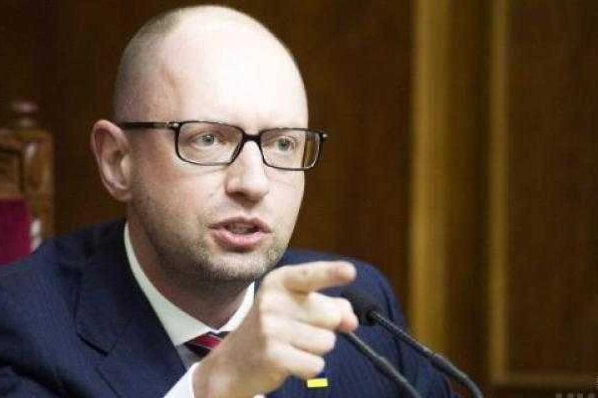 Яценюк не собирается писать заявление об отставке – политолог Яценюк не собирается писать заявление об отставке – политолог