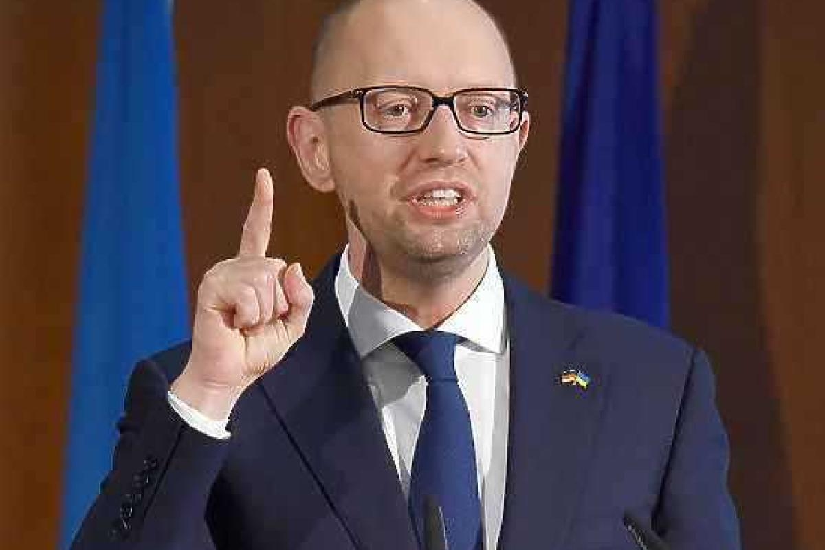 Яценюк требует скорейшего решения политического кризиса
