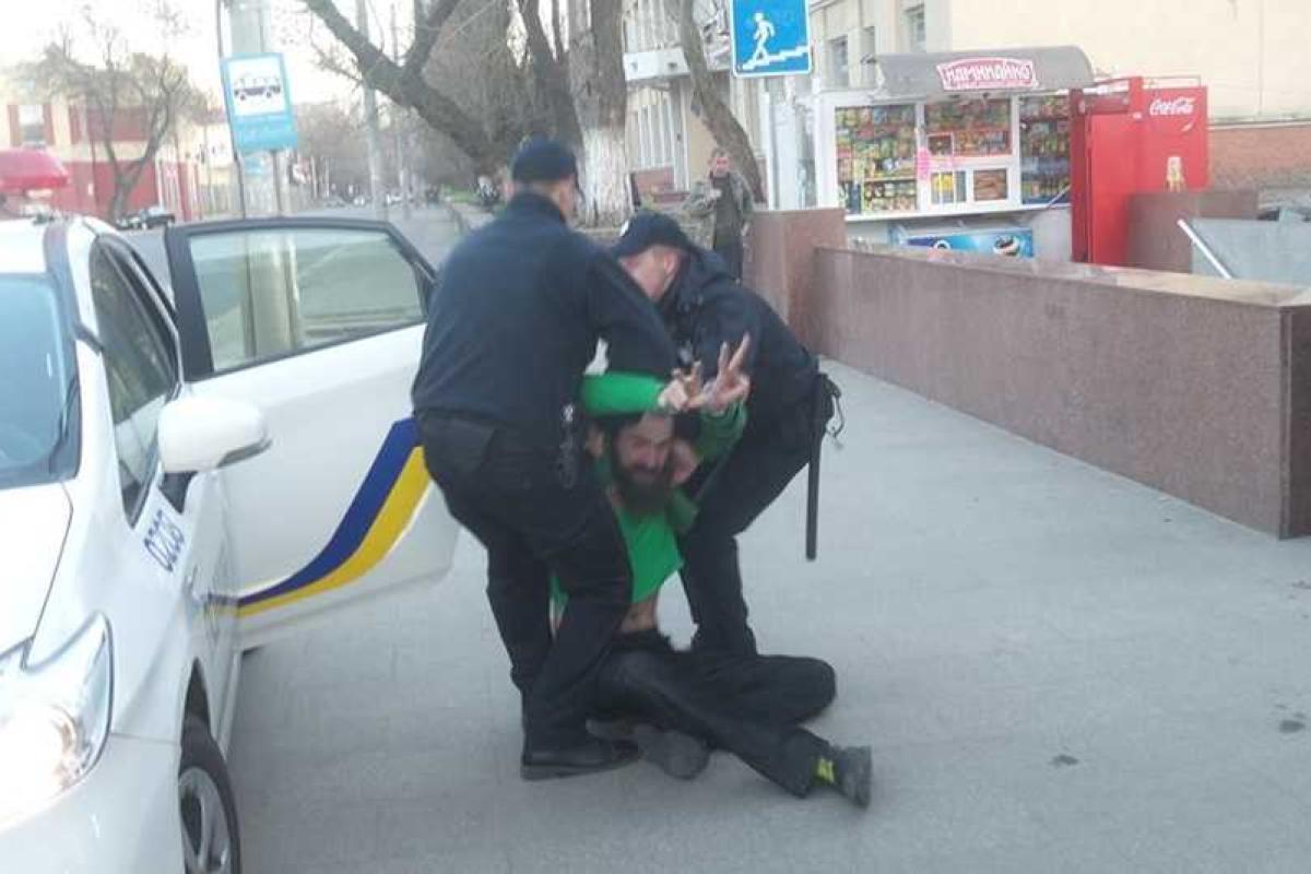 В Одессе полиция задержала пьяного лепрекона 