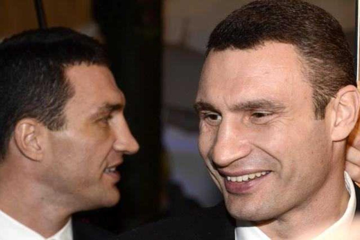 Кличко едут в Нидерланды, чтобы донести правду об Украине