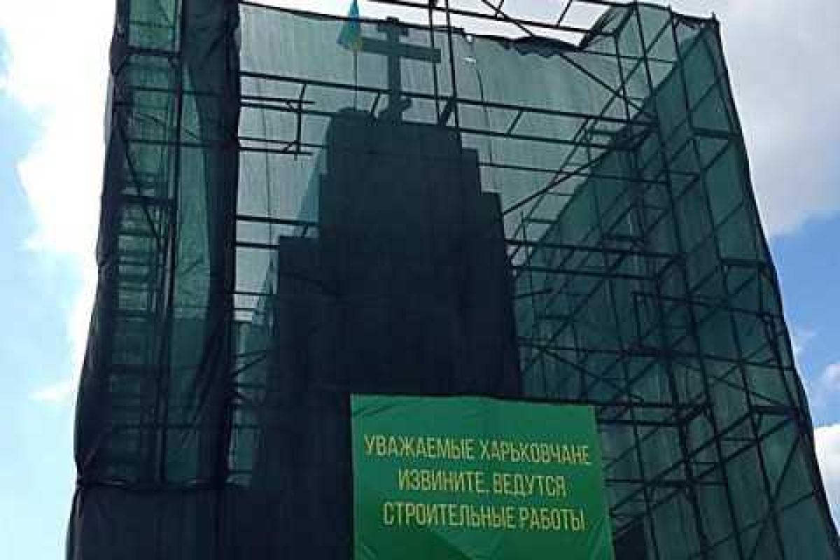 Кернес поддержал идею установить на площади Свободы фонтан вместо Ленина Кернес поддержал идею установить на площади Свободы фонтан вместо Ленина