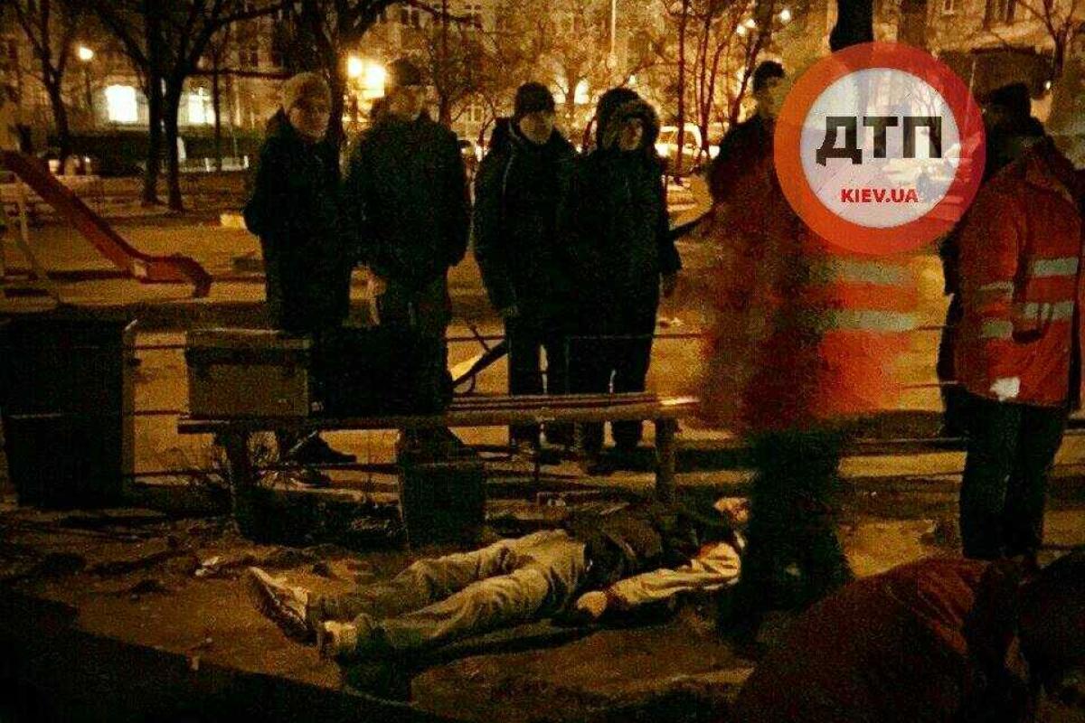 Киевским врачам "скорой" пришлось спасать сразу три жизни