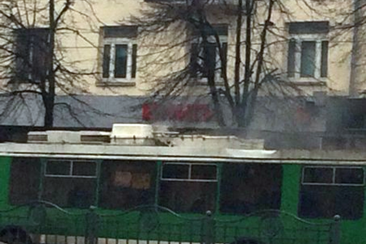 В Харькове на ходу загорелся троллейбус В Харькове на ходу загорелся троллейбус