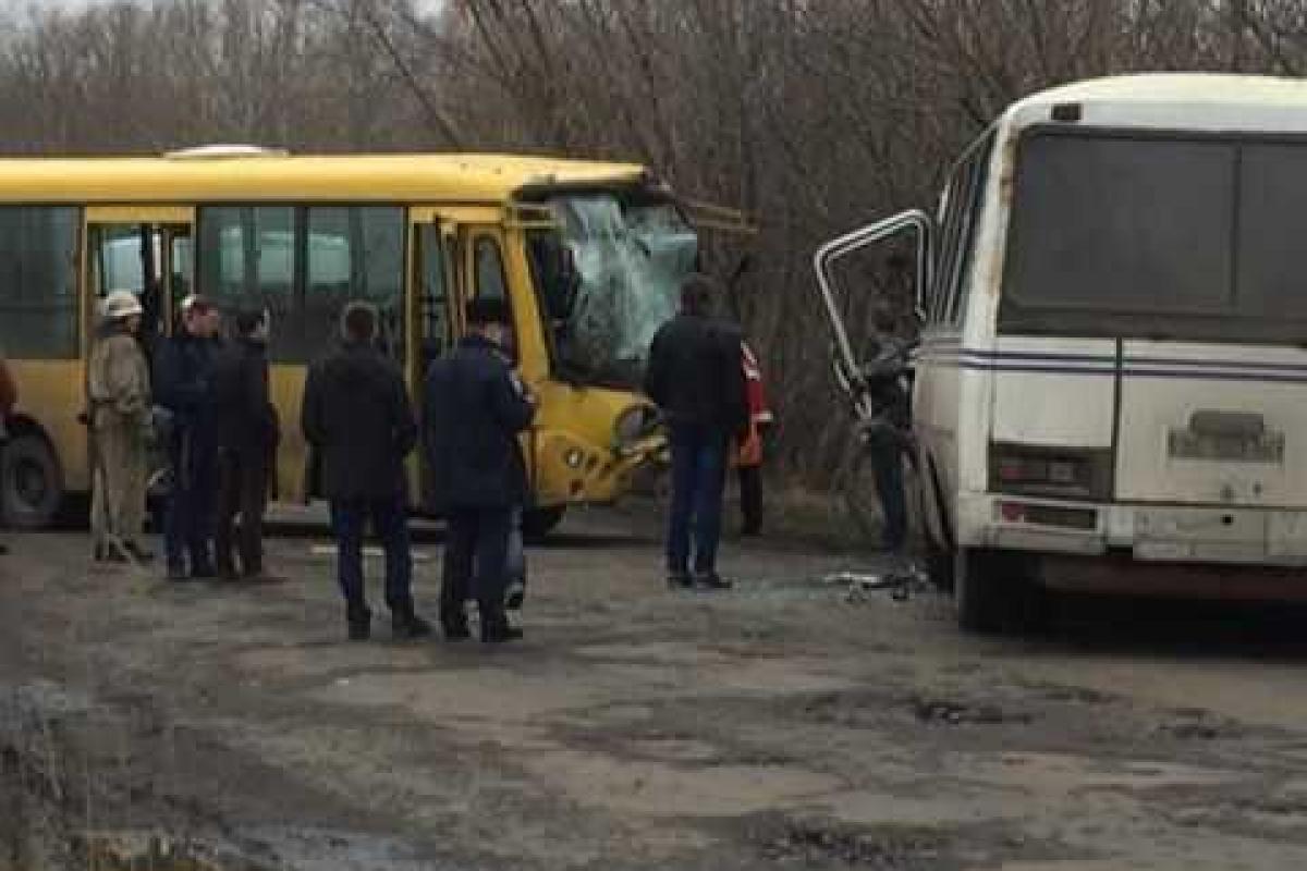 Во Львовской области столкнулись два автобуса, десятки пострадавших Во Львовской области столкнулись два автобуса, десятки пострадавших
