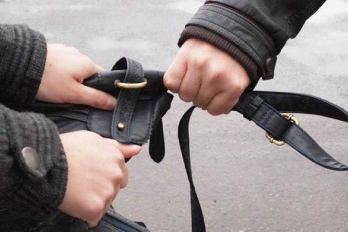 На Донетчине грабитель избил пенсионерку