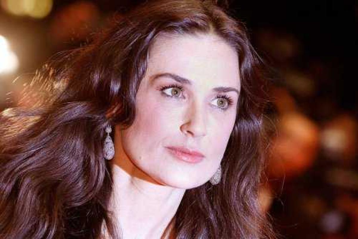 Деми Мур после пластической операции выглядит как подросток Деми Мур после пластической операции выглядит как подросток