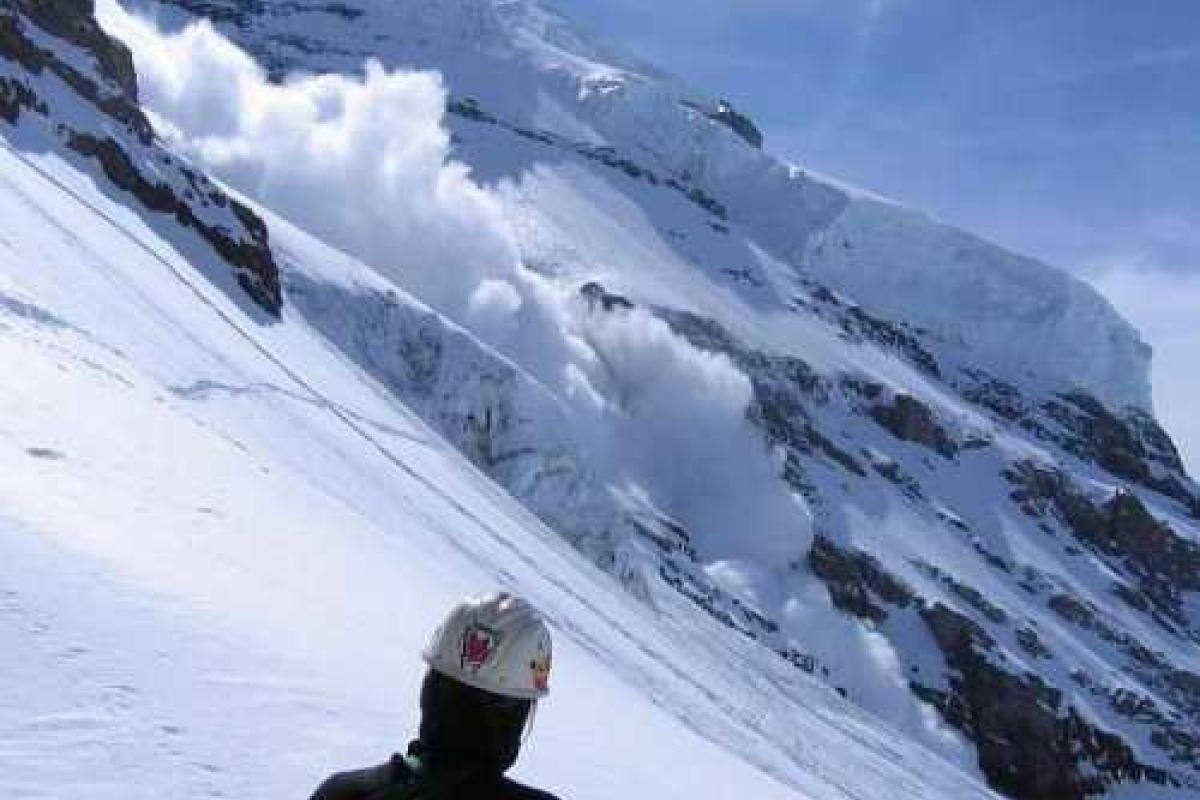 В итальянских Альпах лыжников накрыла лавина, погибли 6 человек 