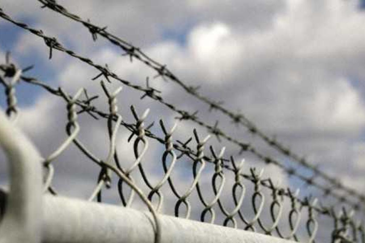 В Якутии заключенные сбежали из колонии и уже через 40 минут разбились в ДТП В Якутии заключенные сбежали из колонии и уже через 40 минут разбились в ДТП