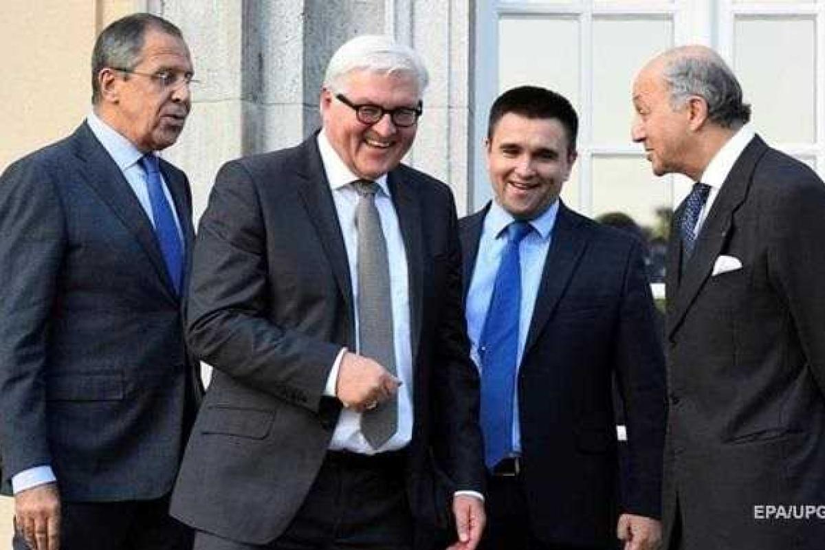 В Париже начались переговоры глав МИД "четверки"
