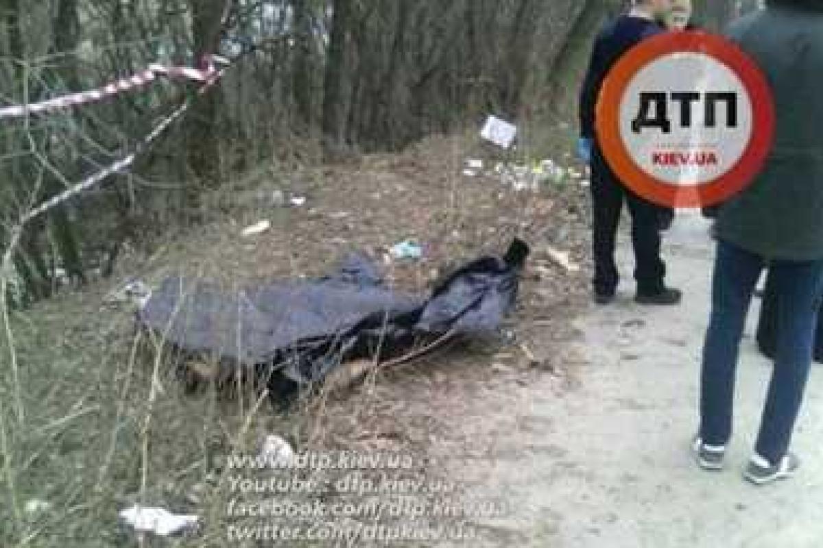 В Киеве нашли труп в строительном мусоре В Киеве нашли труп в строительном мусоре